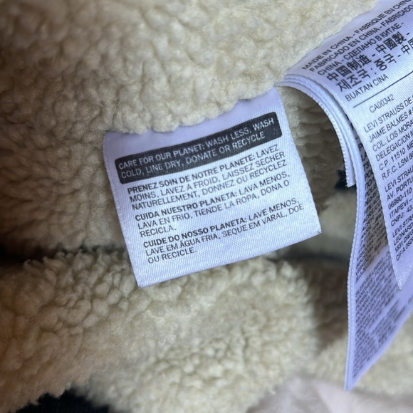 Levi’s Sherpa Denim Jacket - Picture 15 of 16